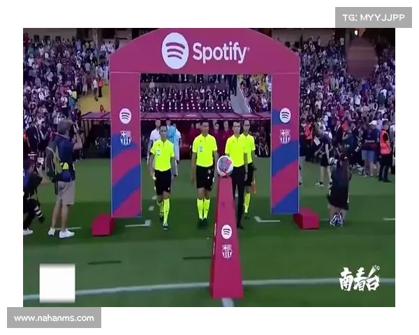 阿根廷女歌手NickiNicole穿亚马尔球衣亮相甘伯杯引发关注 阿根廷女歌手NickiNicole穿亚马尔球衣亮相甘伯杯引发关注