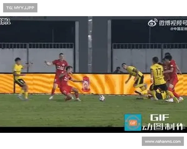 赛后混乱发生 河南球迷疑似遭成都看台球迷殴打事件引发关注